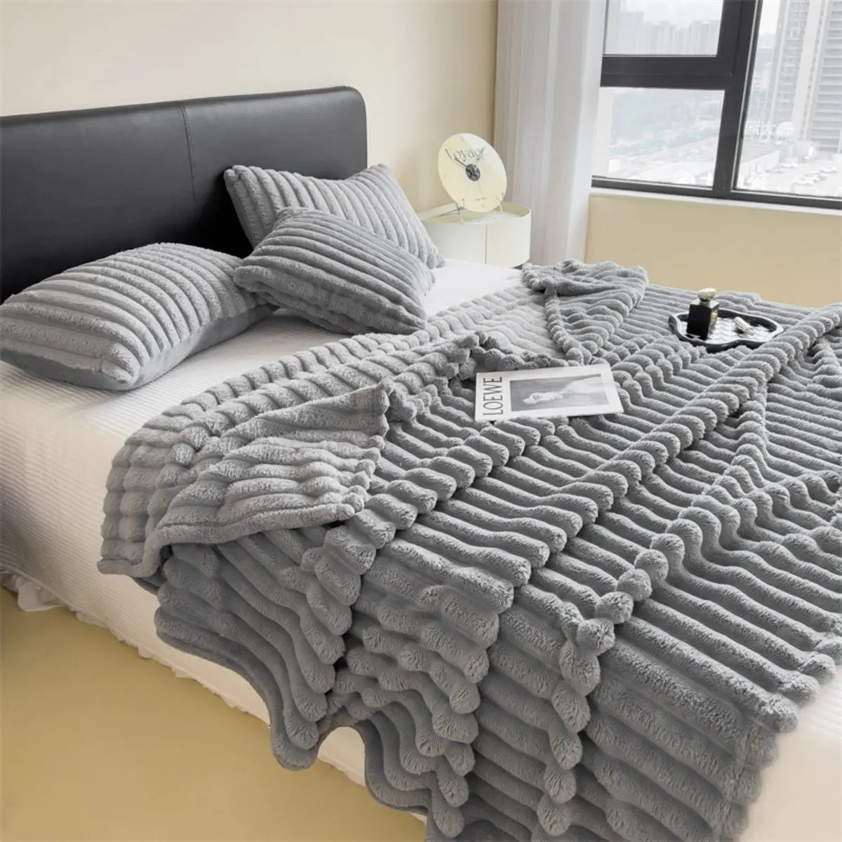 Couverture multifonctionnelle à rayures larges épaissie de couleur unie, peut être utilisée comme couverture de lit, couverture pour la sieste, couverture pour animaux