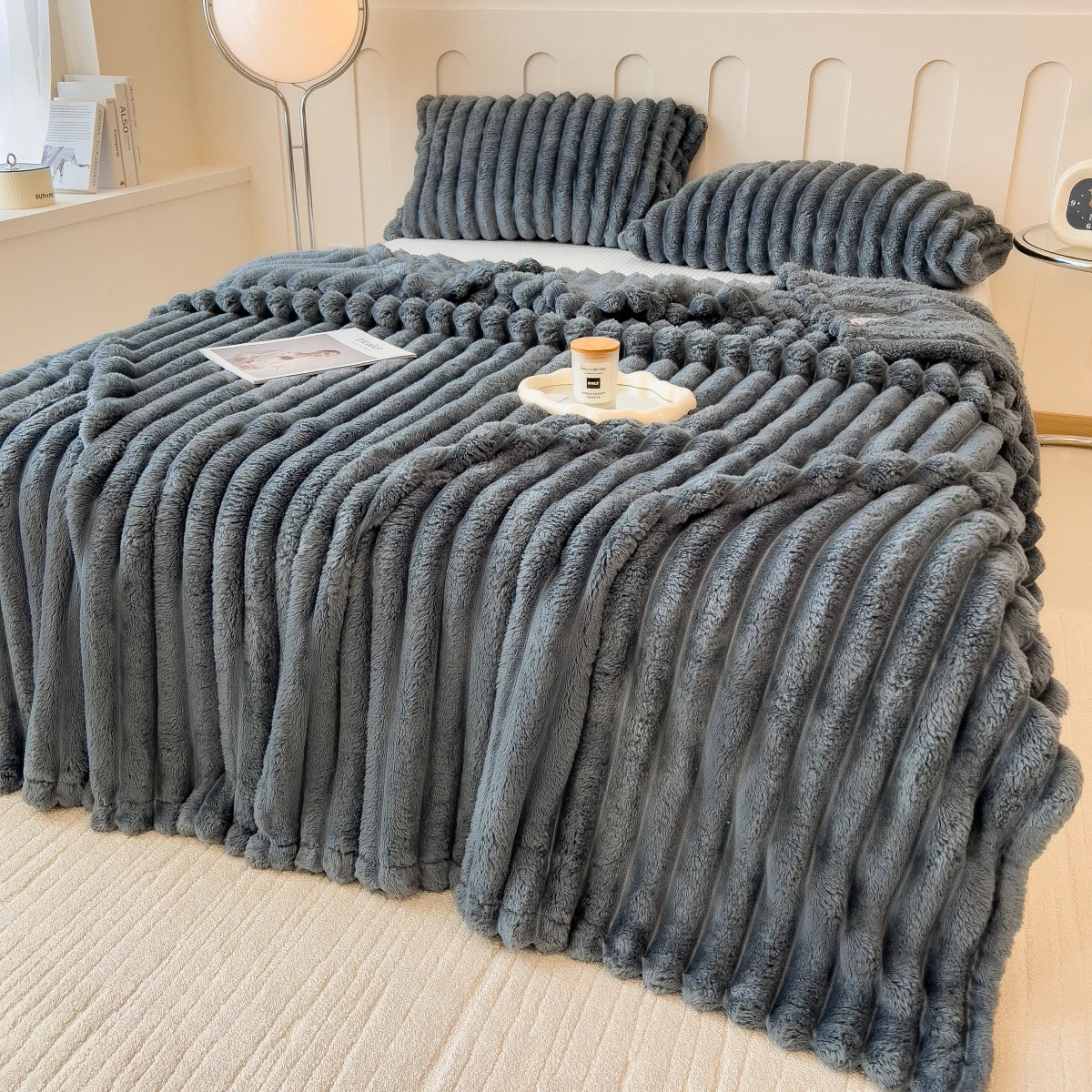 Couverture multifonctionnelle à rayures larges épaissie de couleur unie, peut être utilisée comme couverture de lit, couverture pour la sieste, couverture pour animaux